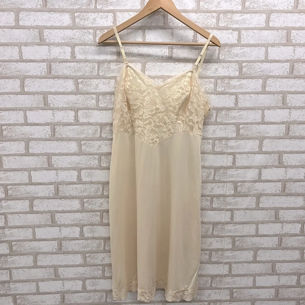 Vintage Vanity Fair Lace Trimmed Slip Dress In Cream 38 L - Picture 1 of 9